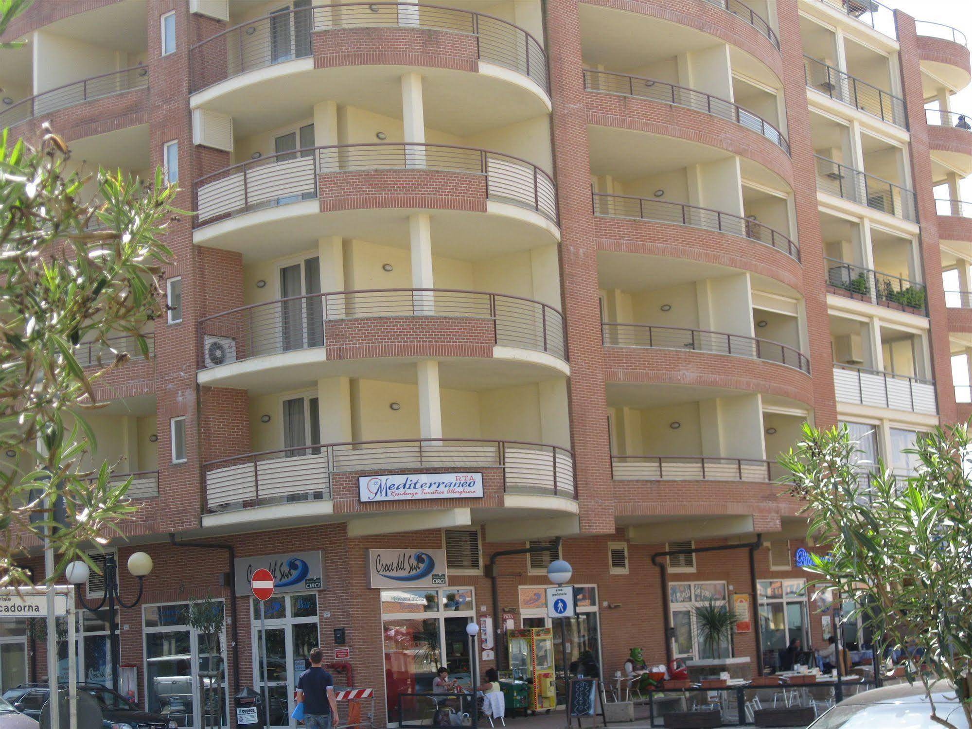 Aparthotel Mediterraneo 2*