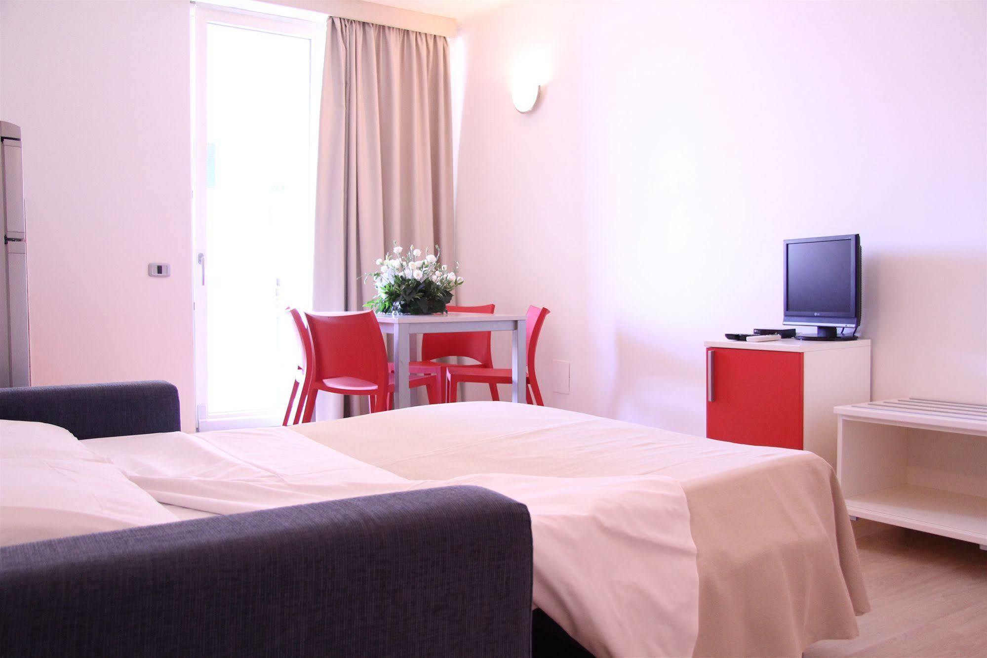 Mediterraneo Aparthotel