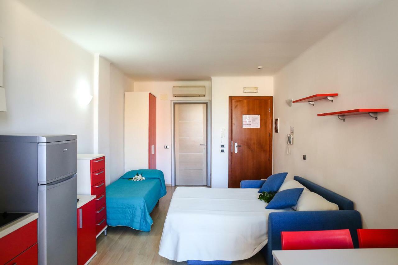 Aparthotel Mediterraneo 2*